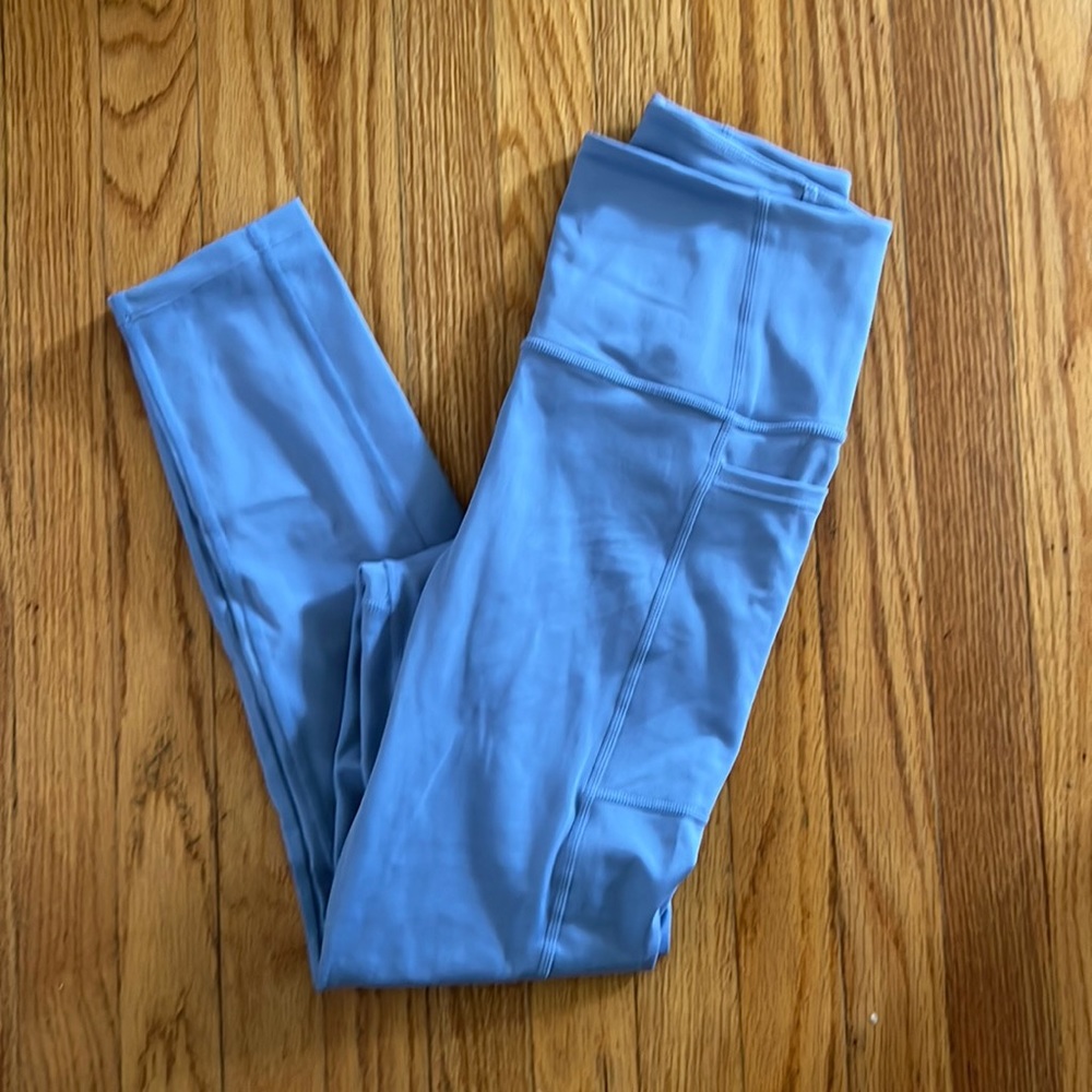 Carbon 38. Legging with size pockets. Size small.